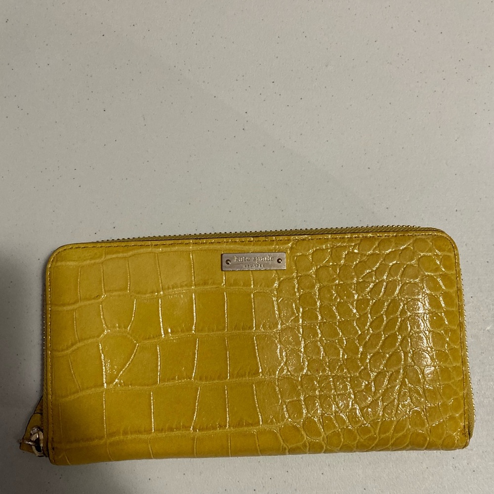 Kate Spade Croc Embossed Wallet NEW WITHOUT TAGS